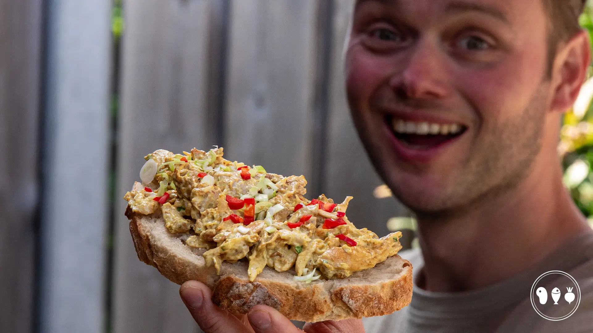 Kipkerrie-sandwich-recept-van-de-bbq