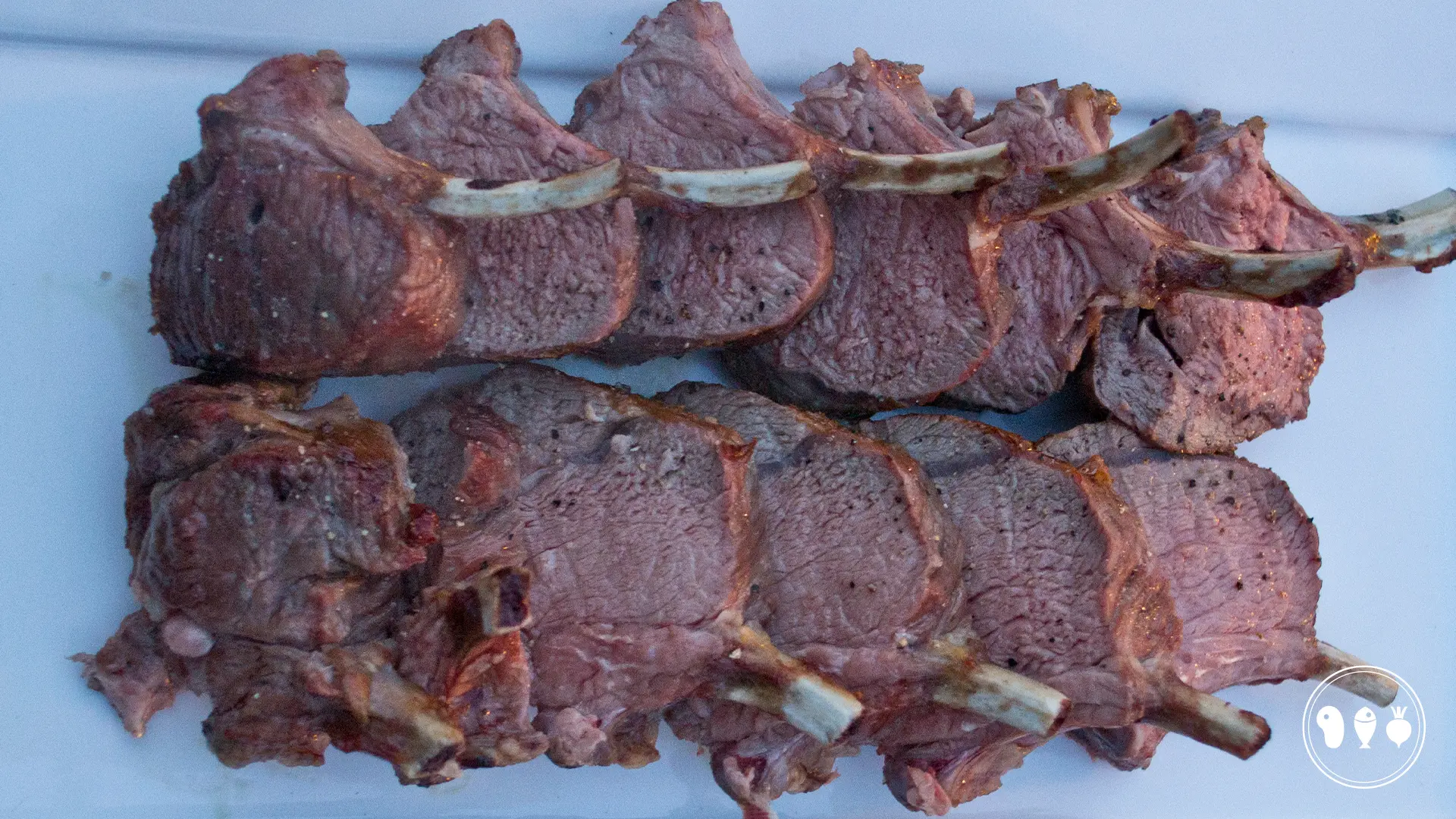 Lamsrack-van-de-bbq-het-recept