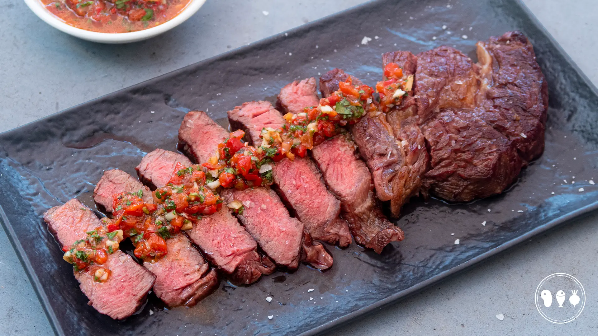 Ribeye-recept-met-rode-chimichurri