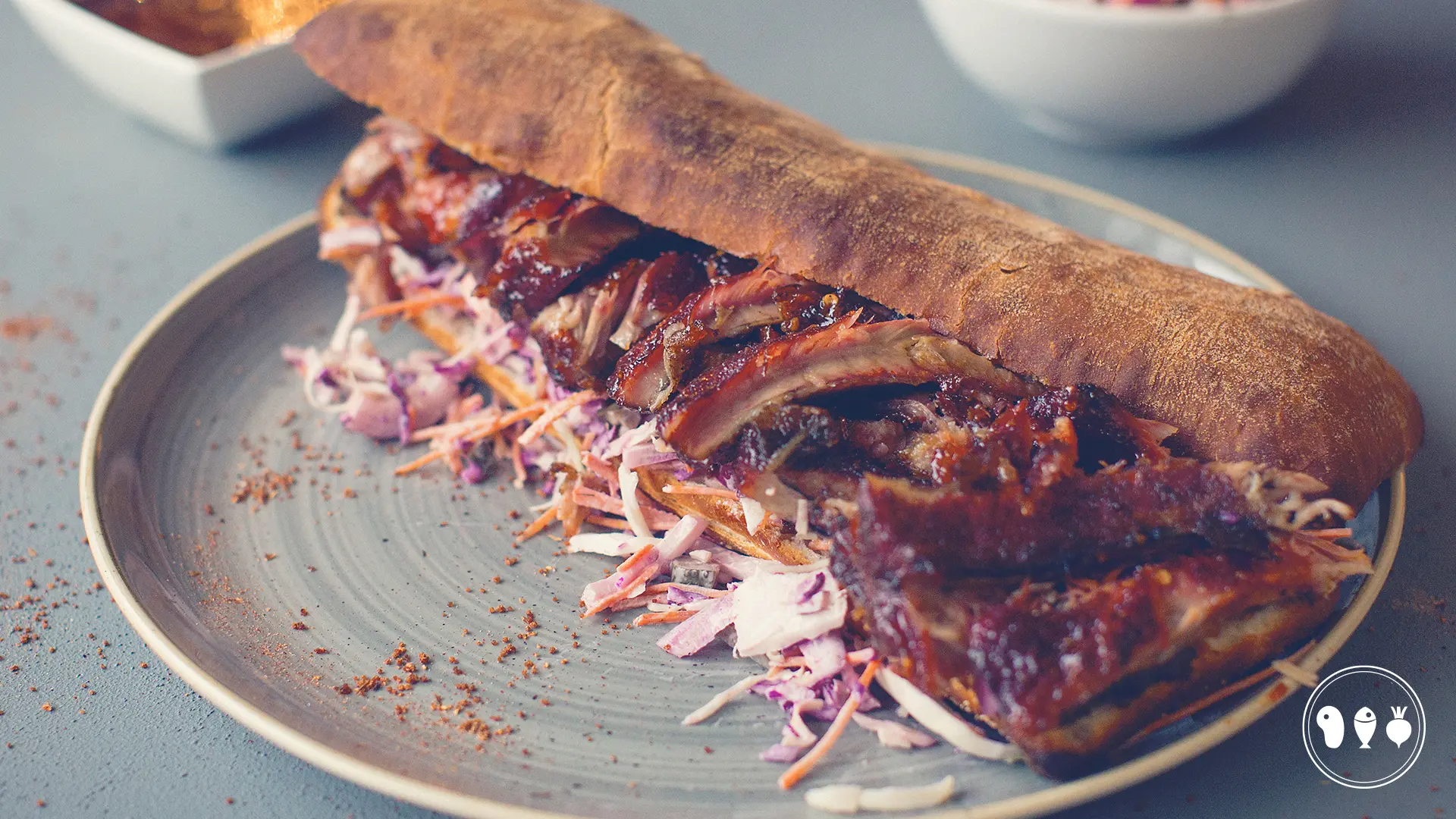 Sparerib-sandwicht-van-de-bbq