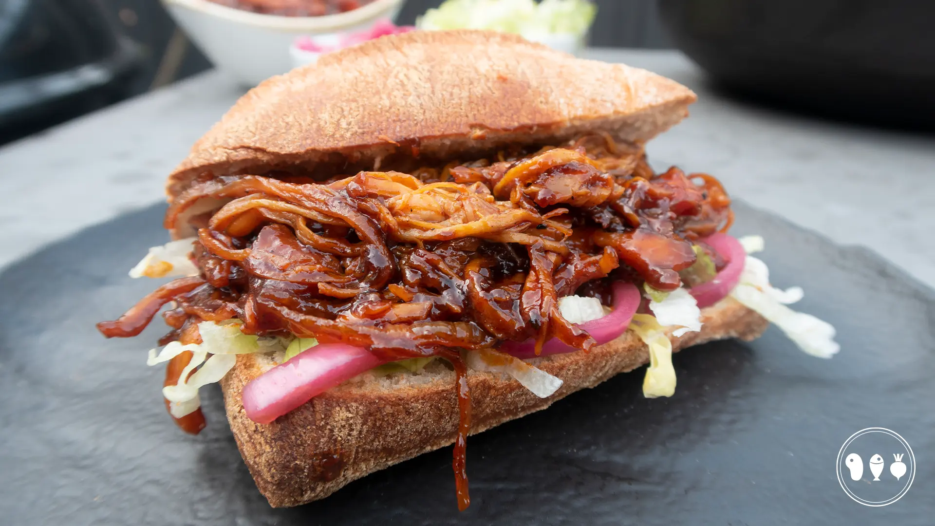 Sticky-pulled-chicken-uit-de-dutch-oven-recept